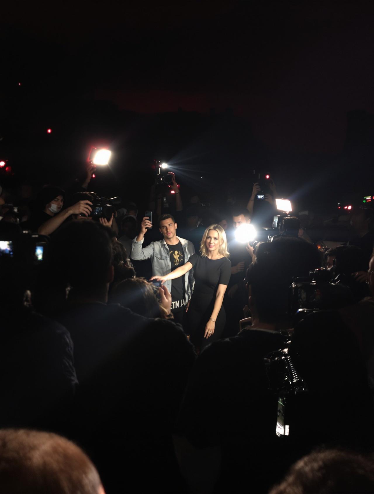 红领巾瓜报-深夜约会现场曝光-出轨瓜精选图片